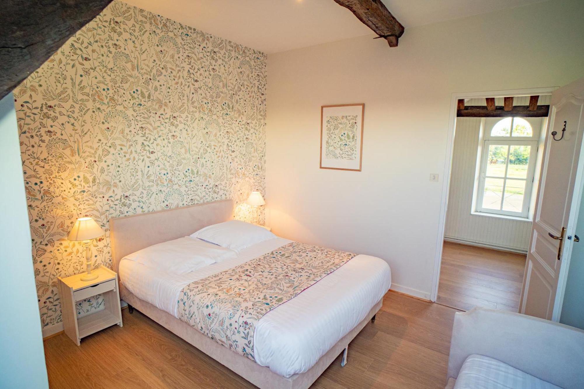 Hotel Haras De La Potardiere Crosmieres Exterior photo
